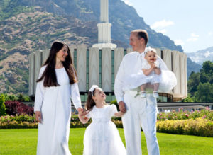 family-in-white-provo-temple_1179150_inl